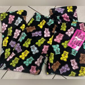 BRAND NEW “WEEKENDING” Colorful Bear Print Lounge Pajamas